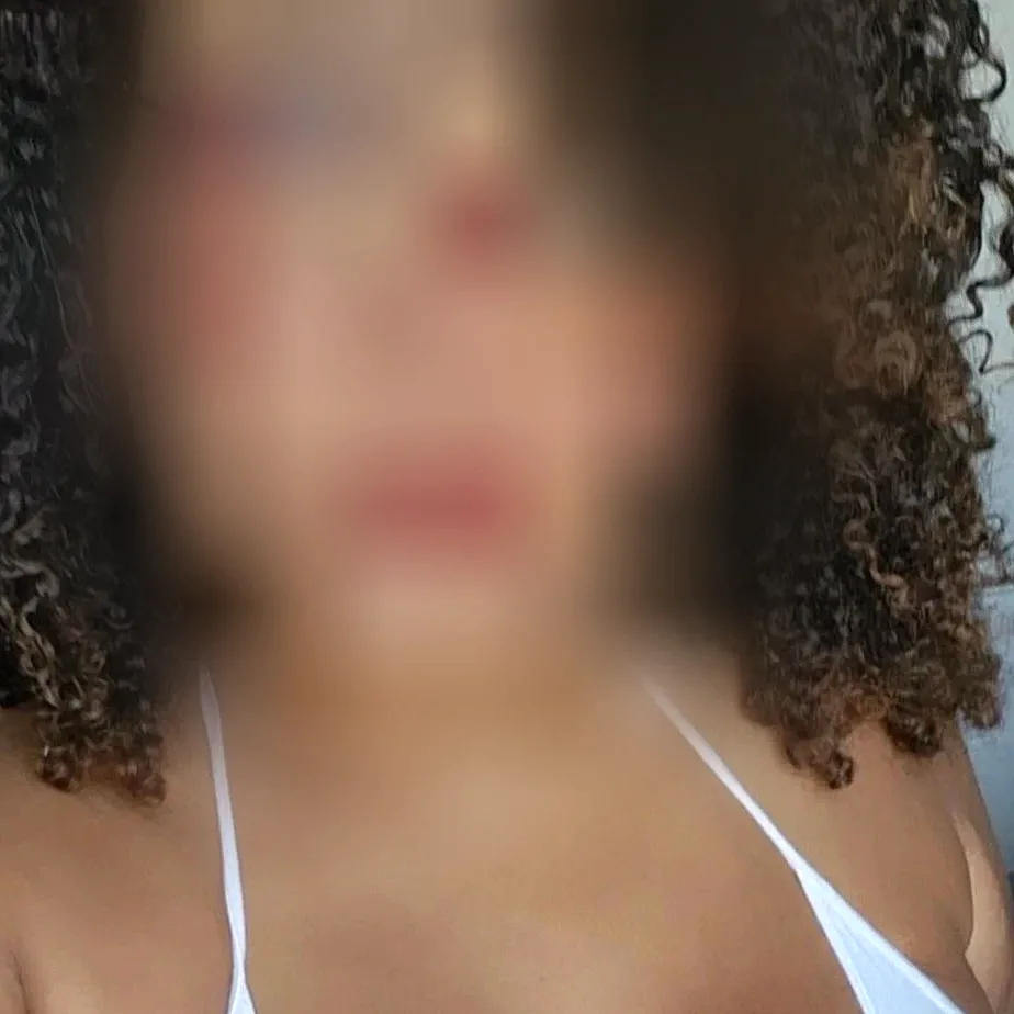 Alena, 33