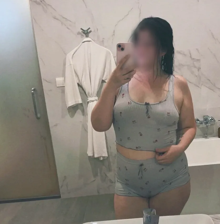 Carina, 27