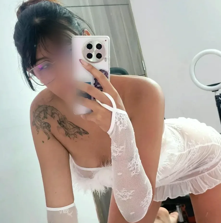 Marina, 23