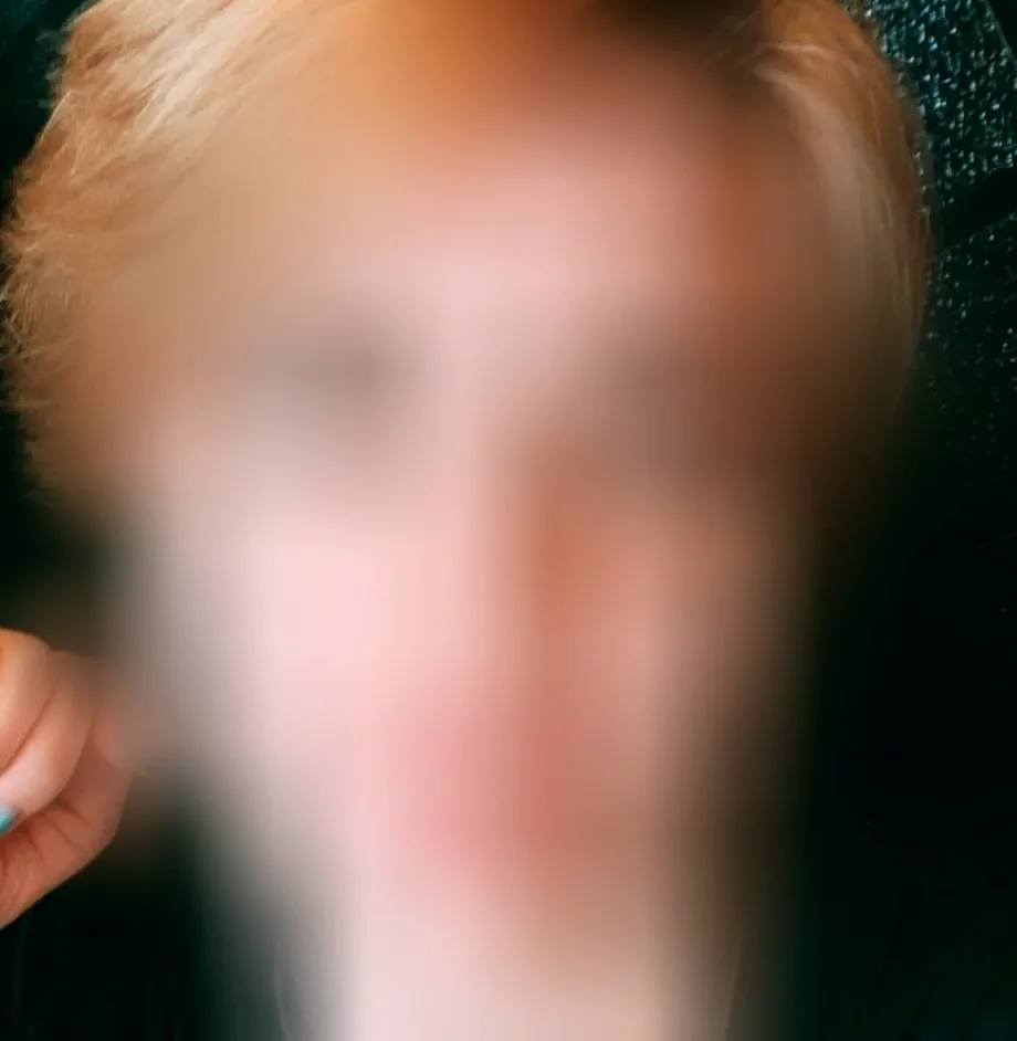 Sabrina, 26