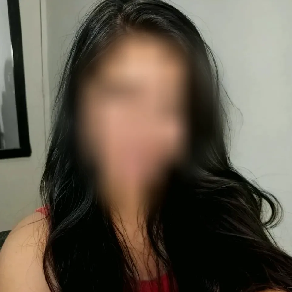 Sandra, 21